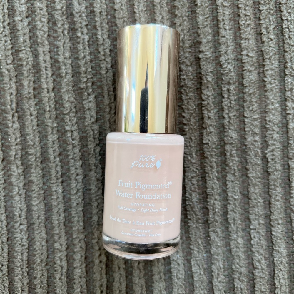 100% Pure Fruit Pigmented Water Foundation